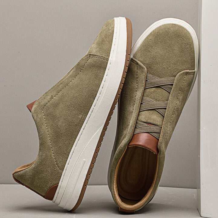 CORVANI | CHAUSSURES SLIP-ON EN DAIM ANSELME HOMME